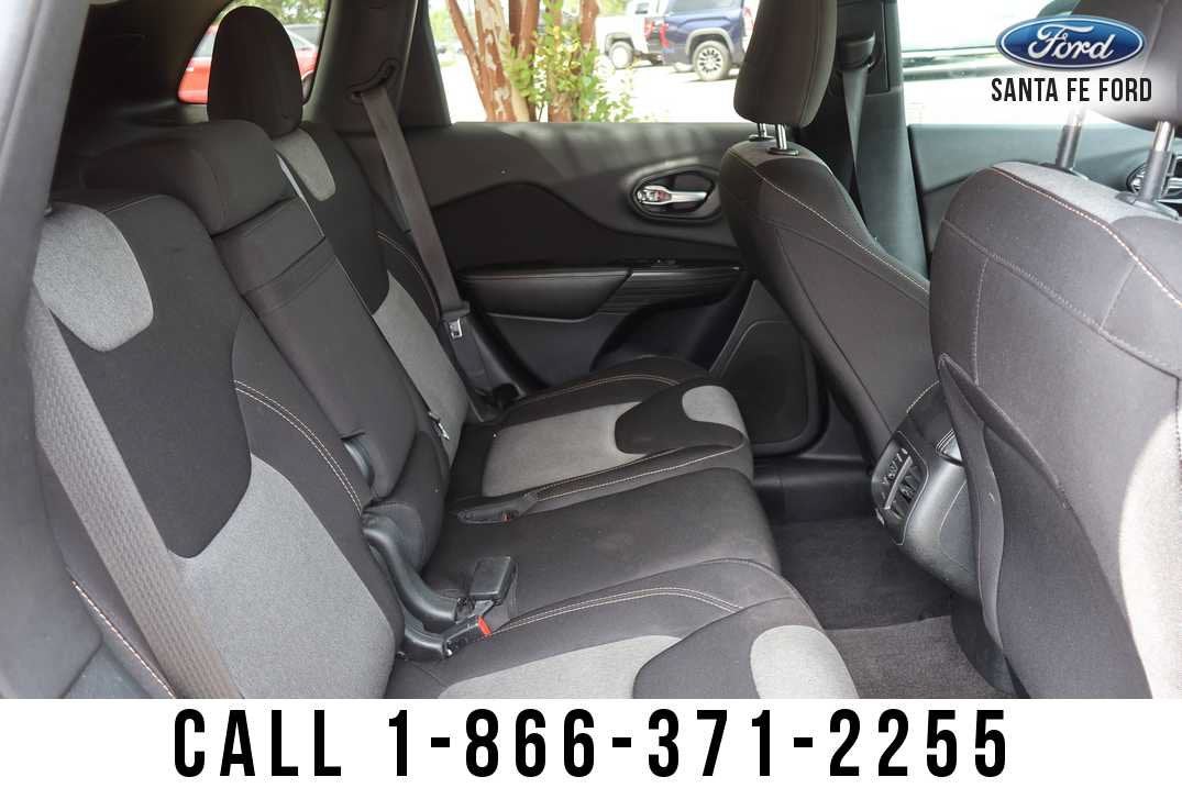 2016 Jeep Cherokee Altitude