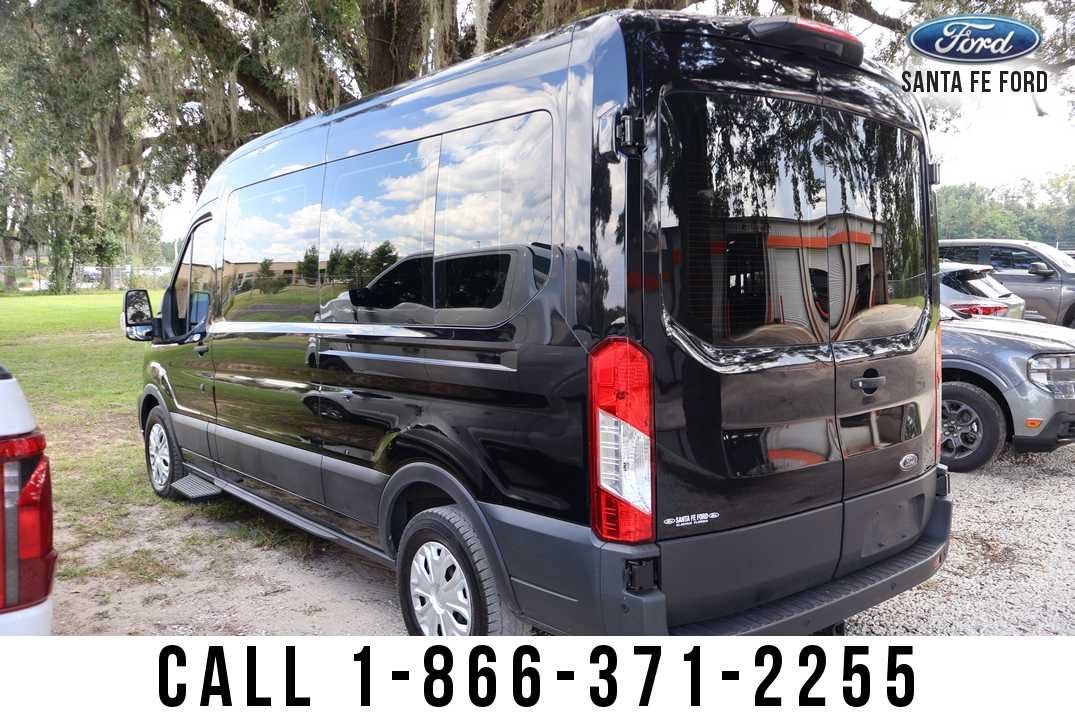 2023 Ford Transit Passenger Wagon XLT