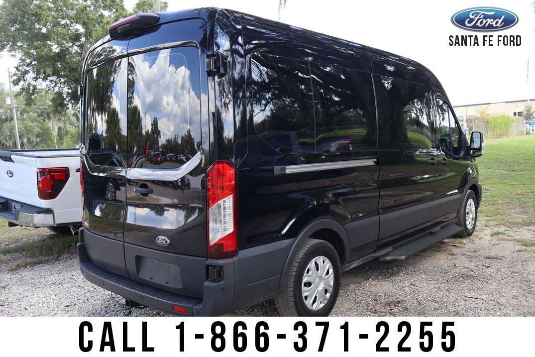 2023 Ford Transit Passenger Wagon XLT