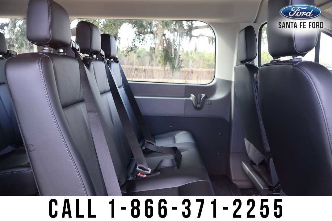 2026 Ford Transit Passenger Wagon Base