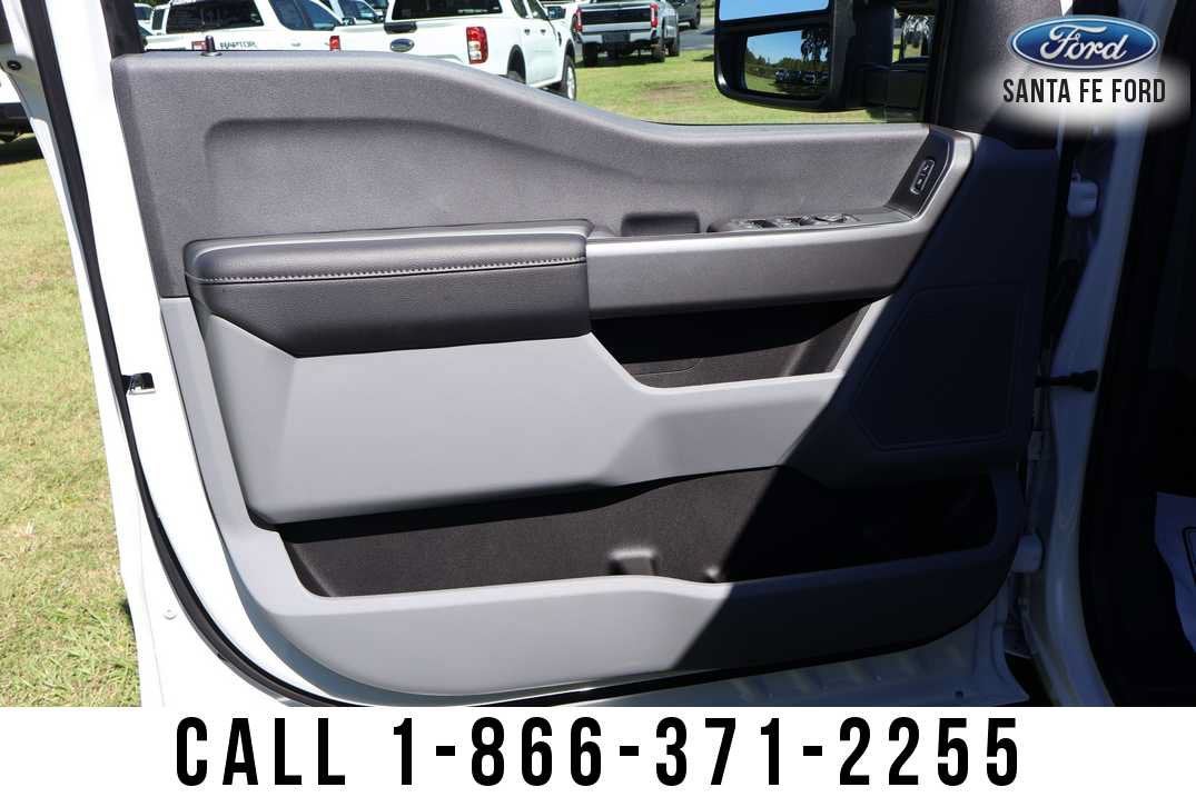 2027 Ford Super Duty F-450 DRW Base