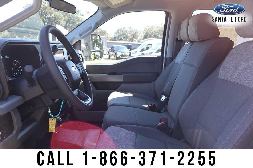 2027 Ford Super Duty F-450 DRW Base