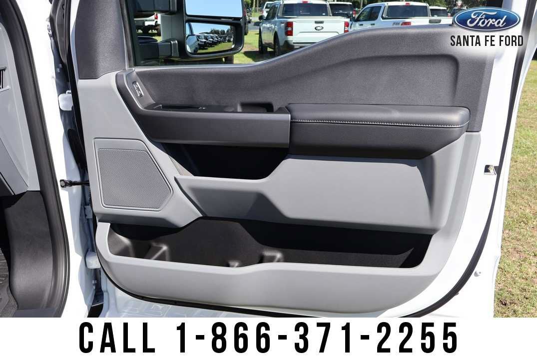2027 Ford Super Duty F-450 DRW Base