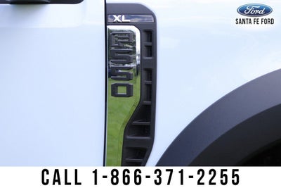 2025 Ford Super Duty F-550 DRW XL