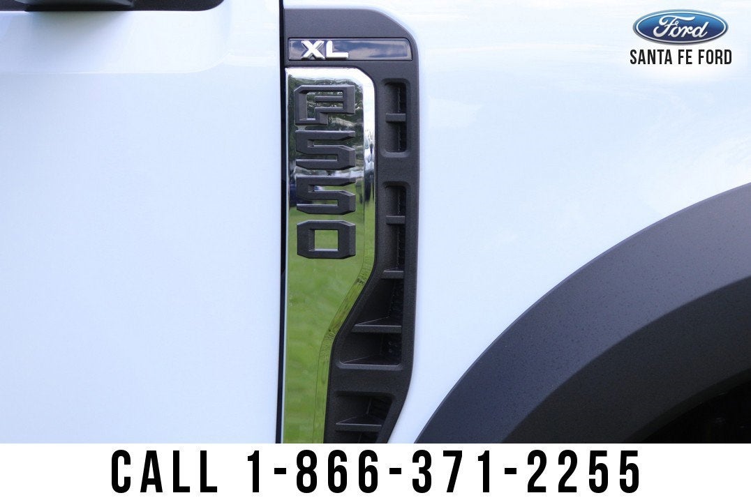 2025 Ford Super Duty F-550 DRW XL