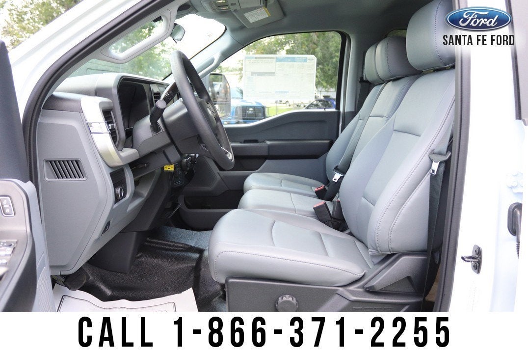 2025 Ford Super Duty F-550 DRW XL