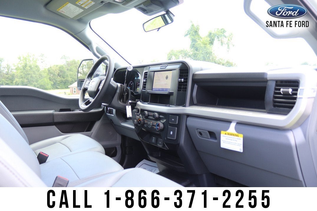 2025 Ford Super Duty F-550 DRW XL