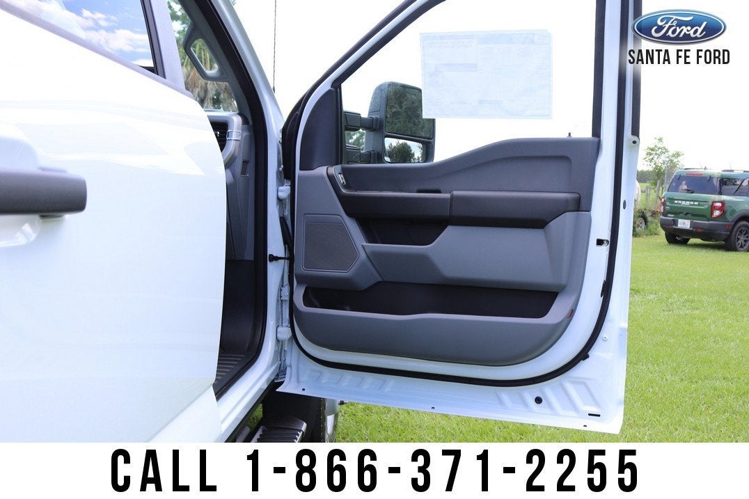 2025 Ford Super Duty F-550 DRW XL