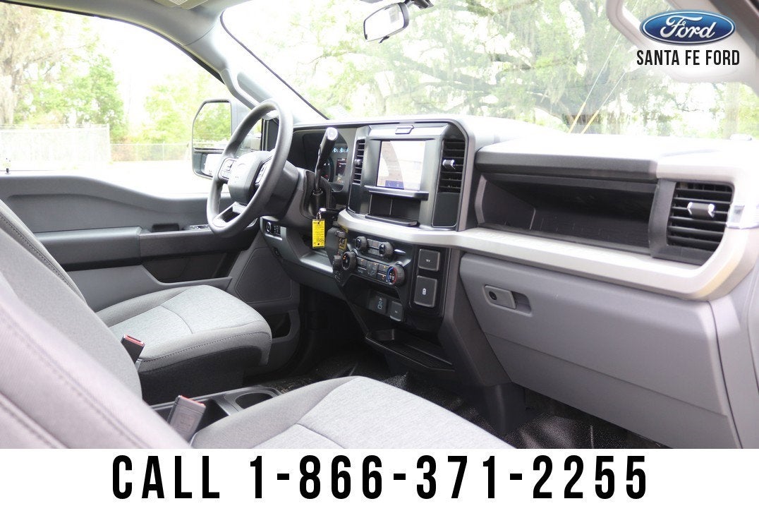 2025 Ford Super Duty F-350 SRW XL