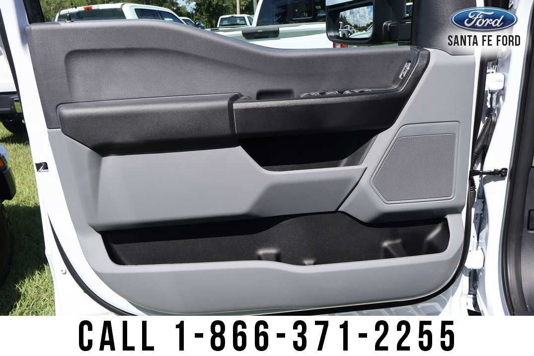2027 Ford Super Duty F-350 DRW F-350® XL