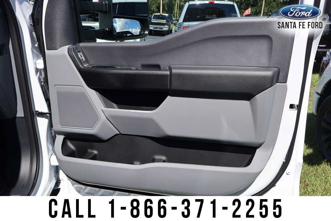 2027 Ford Super Duty F-350 DRW F-350® XL