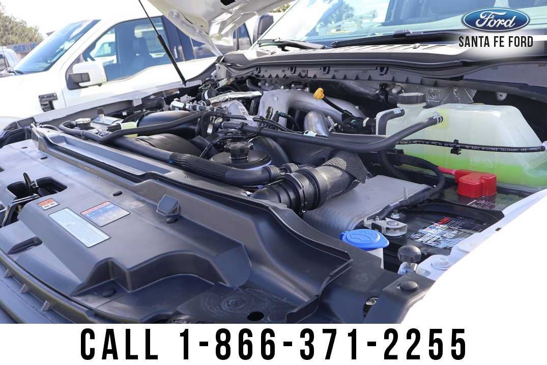 2027 Ford Super Duty F-350 DRW F-350® XL