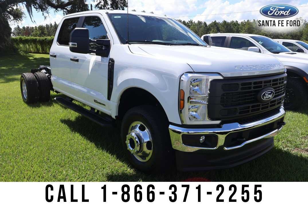 2027 Ford Super Duty F-350 DRW F-350® XL