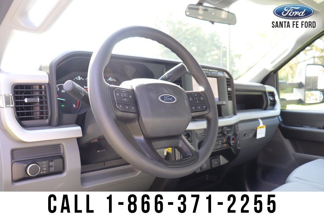 2023 Ford Super Duty F-350 DRW XL