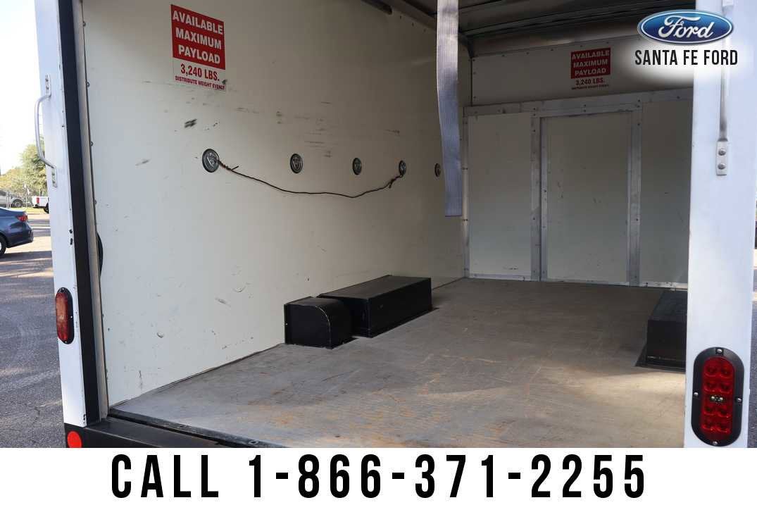 2023 Ford E-Series Cutaway Base