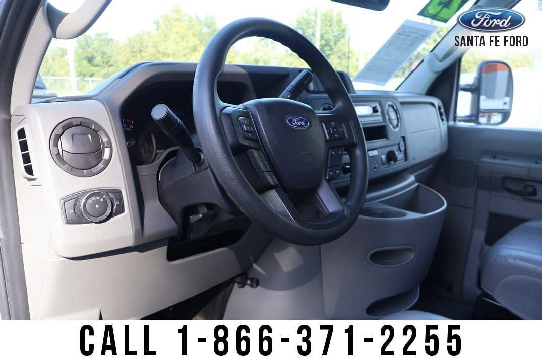 2023 Ford E-Series Cutaway Base