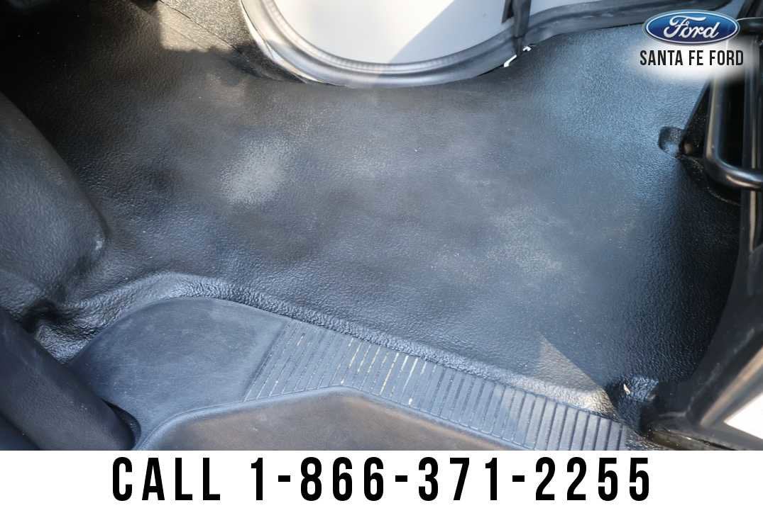 2023 Ford E-Series Cutaway Base