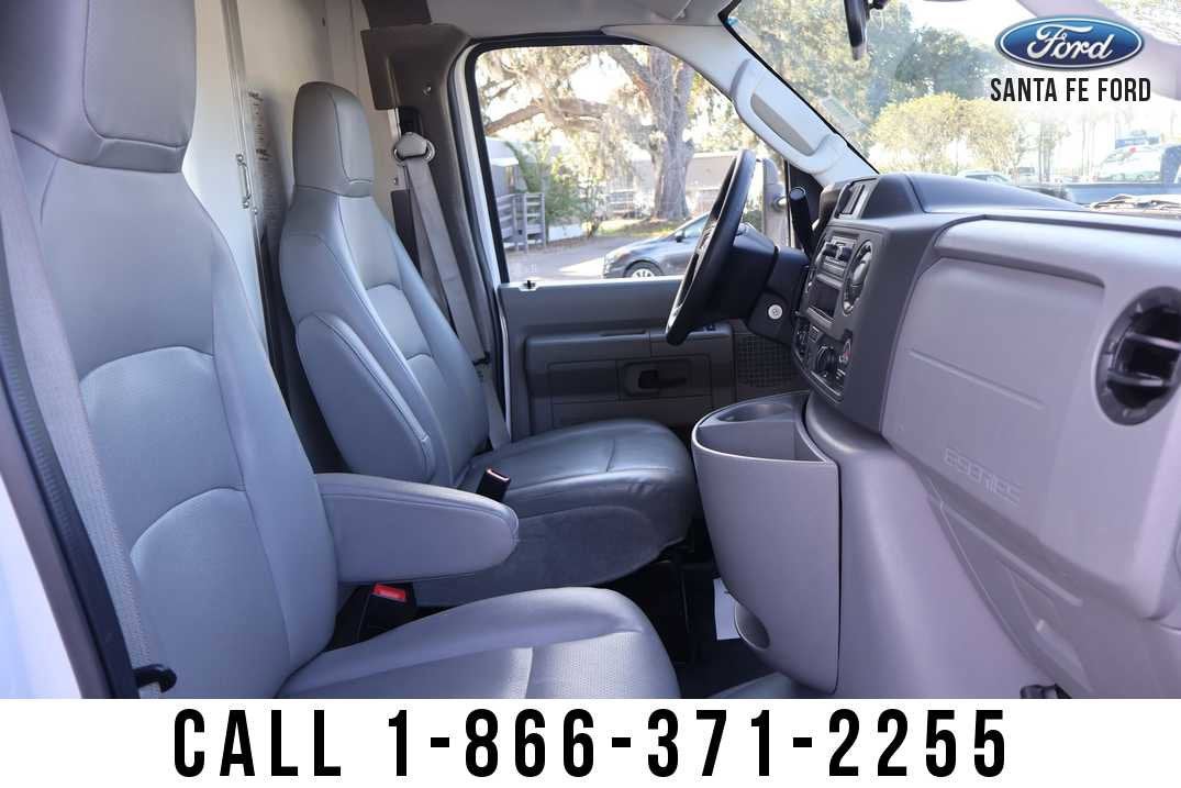 2023 Ford E-Series Cutaway Base