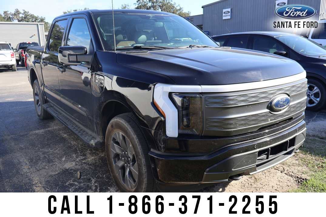 2023 Ford F-150 Lightning LARIAT