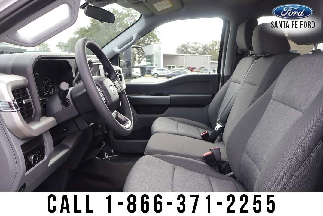 2027 Ford Super Duty F-250 SRW Base