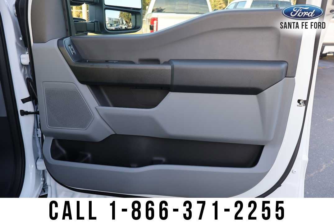 2027 Ford Super Duty F-250 SRW XL