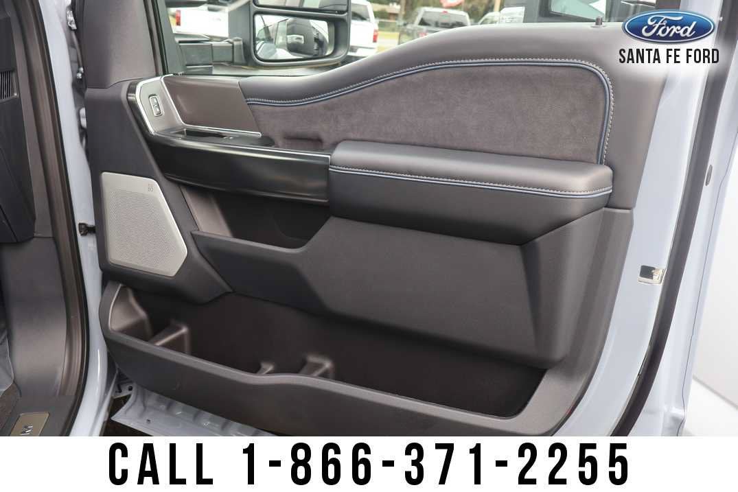 2027 Ford Super Duty F-250 SRW Platinum