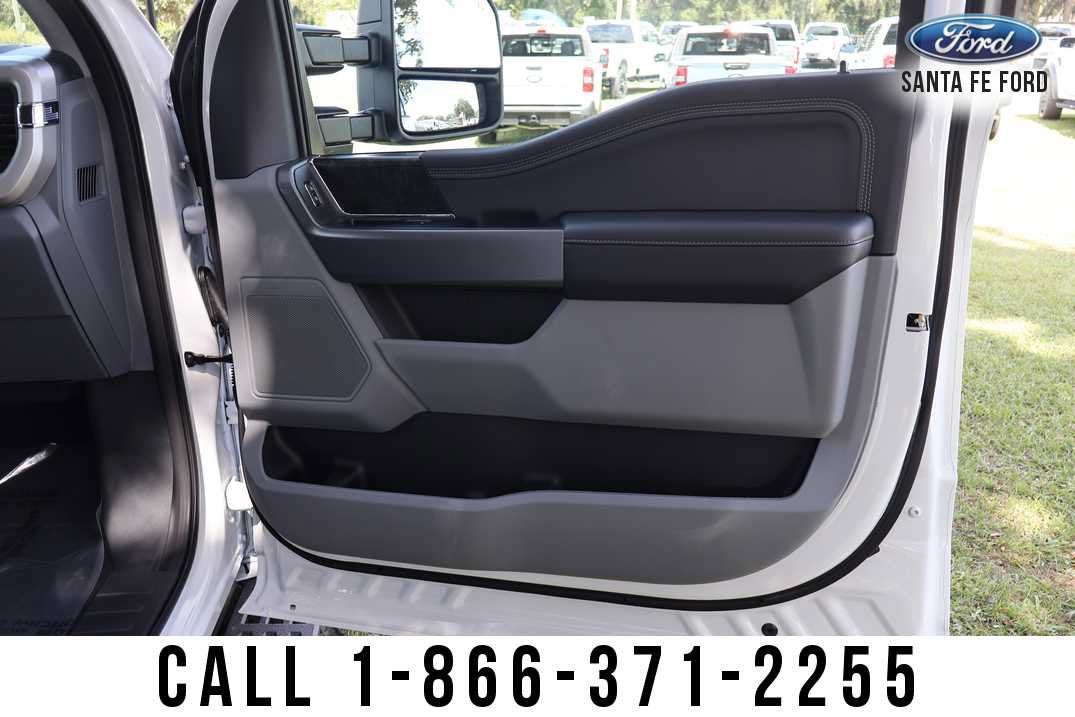 2027 Ford Super Duty F-250 SRW Base