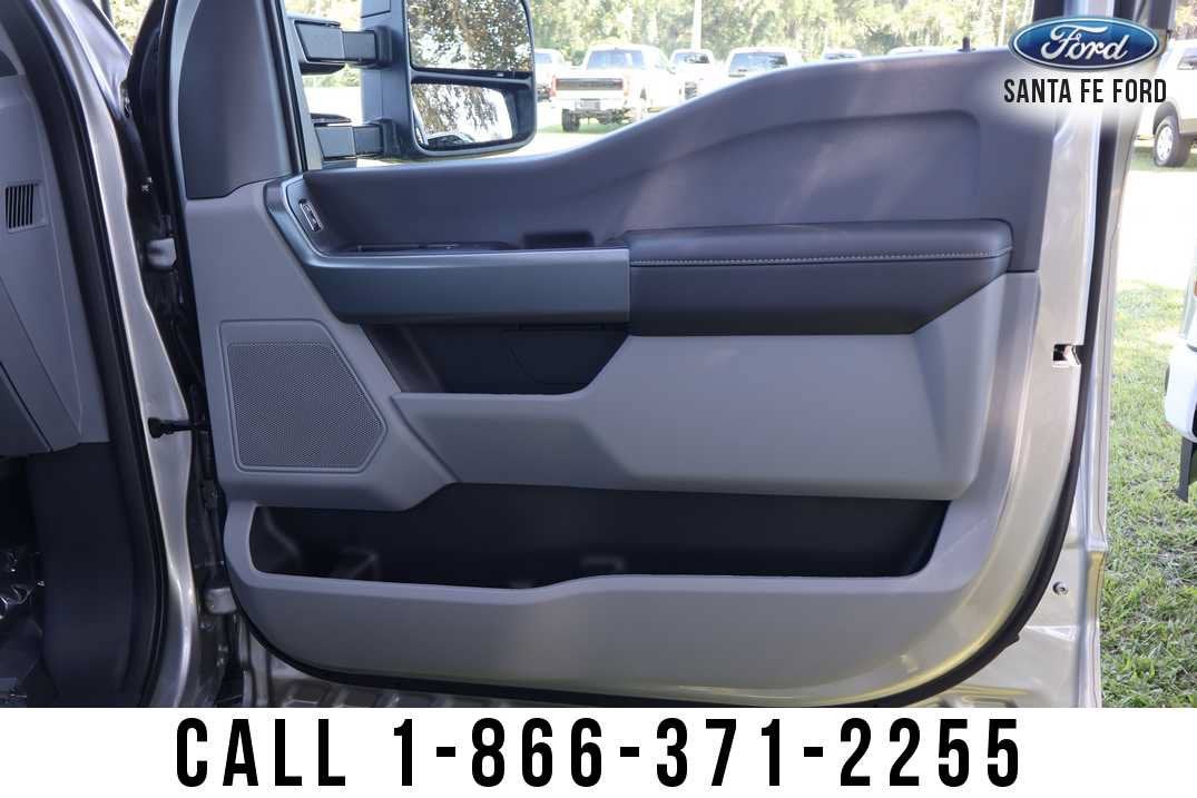 2027 Ford Super Duty F-250 SRW Base