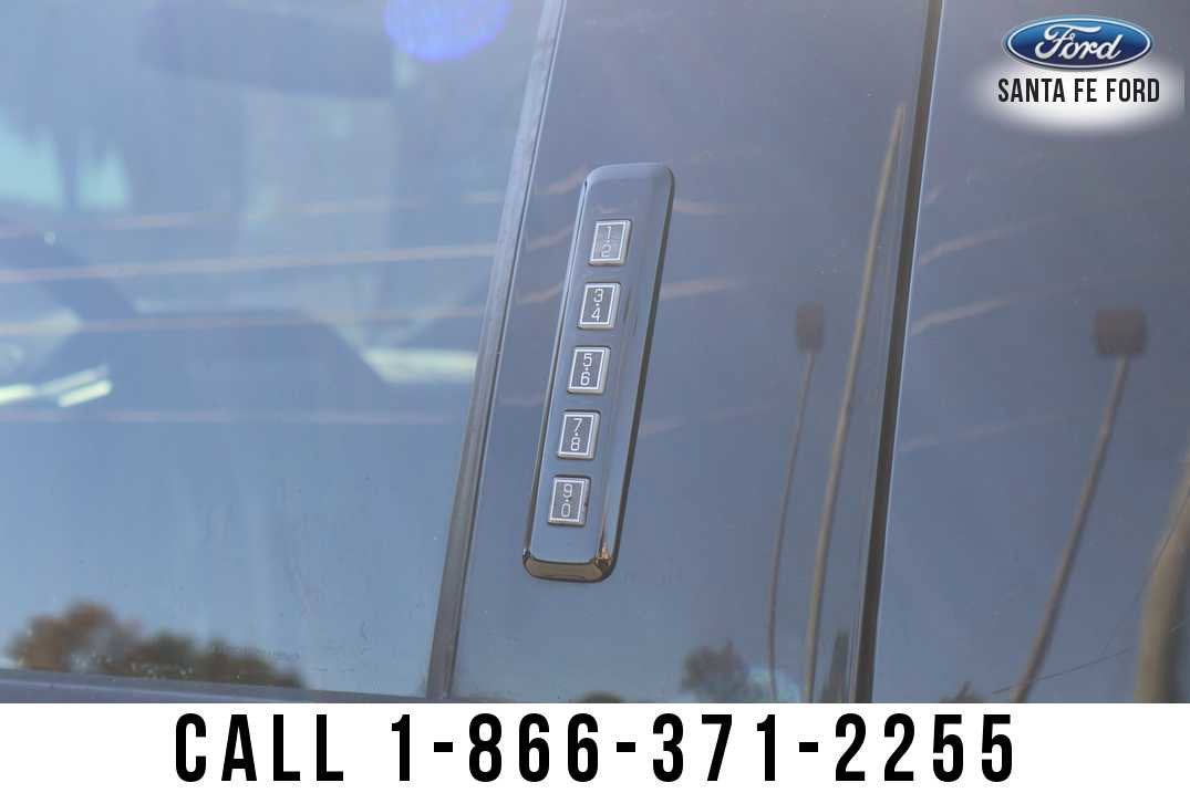 2022 Ford Super Duty F-250 SRW LARIAT