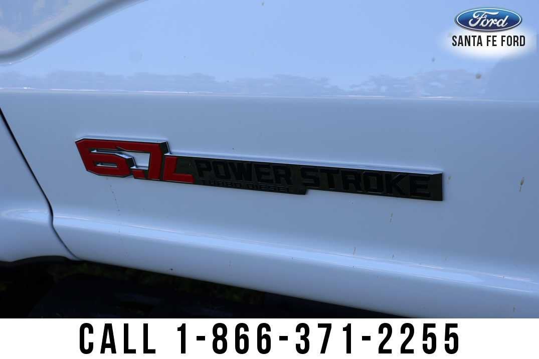 2027 Ford Super Duty F-350 SRW Base