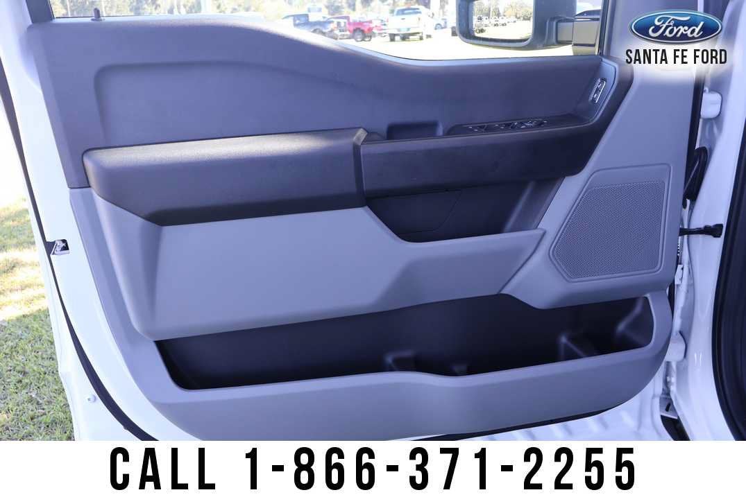 2027 Ford Super Duty F-350 SRW Base