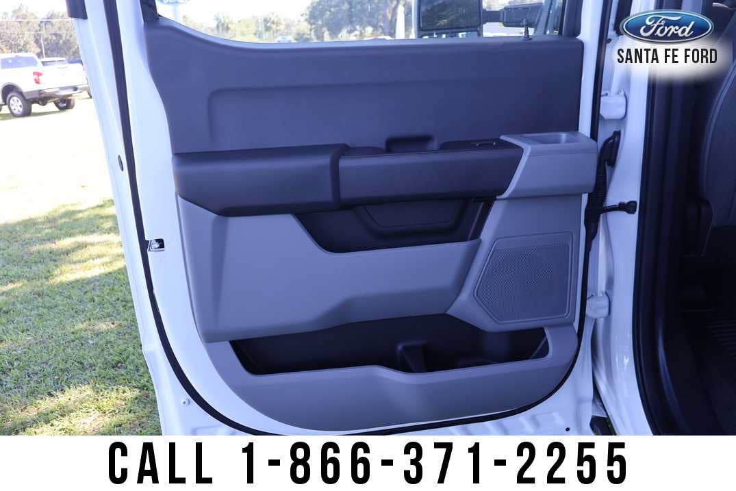 2027 Ford Super Duty F-350 SRW Base
