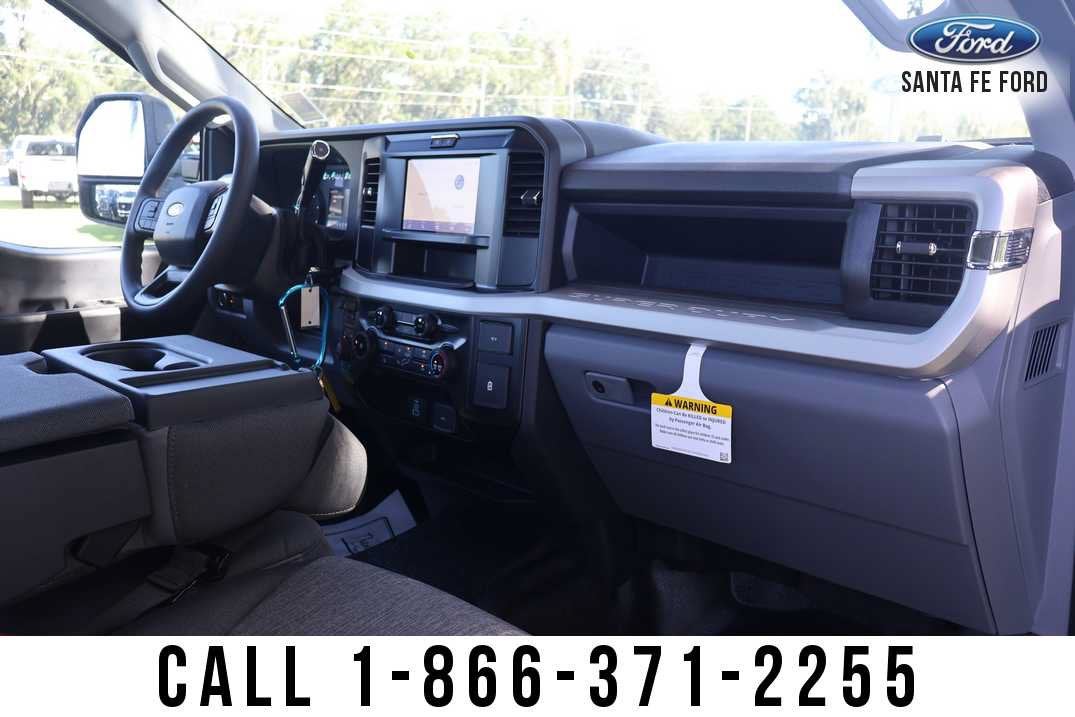 2027 Ford Super Duty F-350 SRW Base