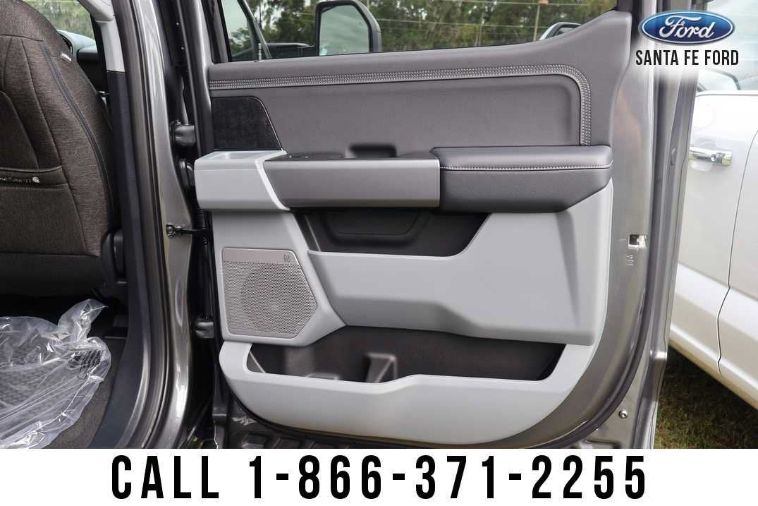 2027 Ford Super Duty F-350 SRW Base