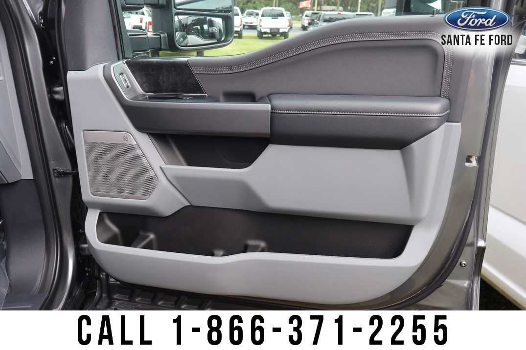 2027 Ford Super Duty F-350 SRW Base