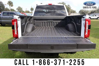 2027 Ford Super Duty F-350 SRW XLT