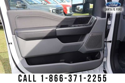 2027 Ford Super Duty F-350 SRW XLT