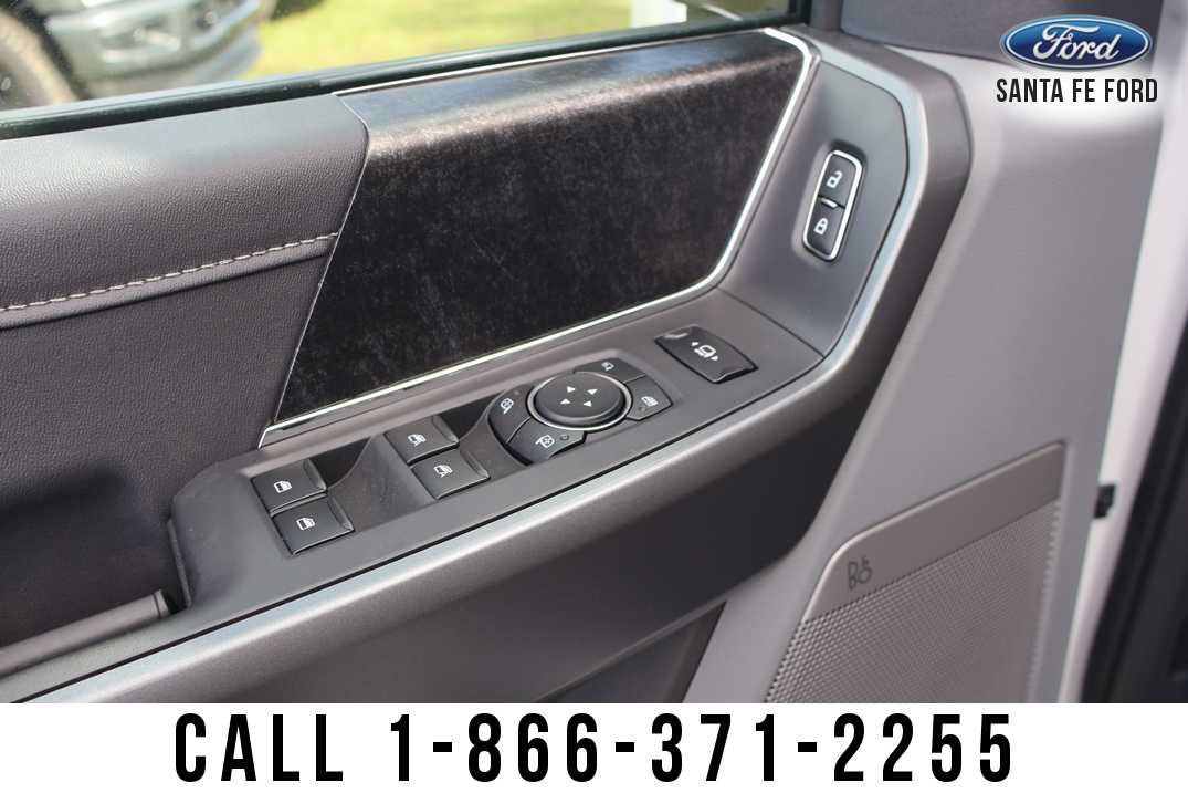 2027 Ford Super Duty F-350 SRW XLT