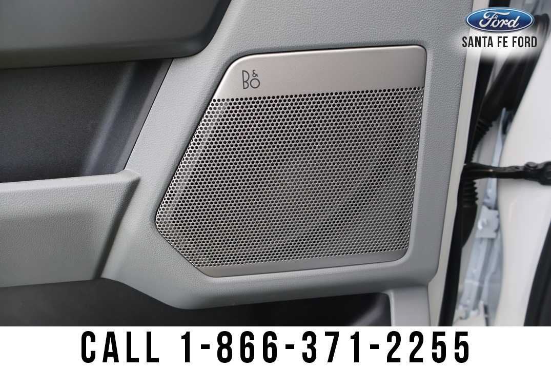 2027 Ford Super Duty F-350 SRW XLT