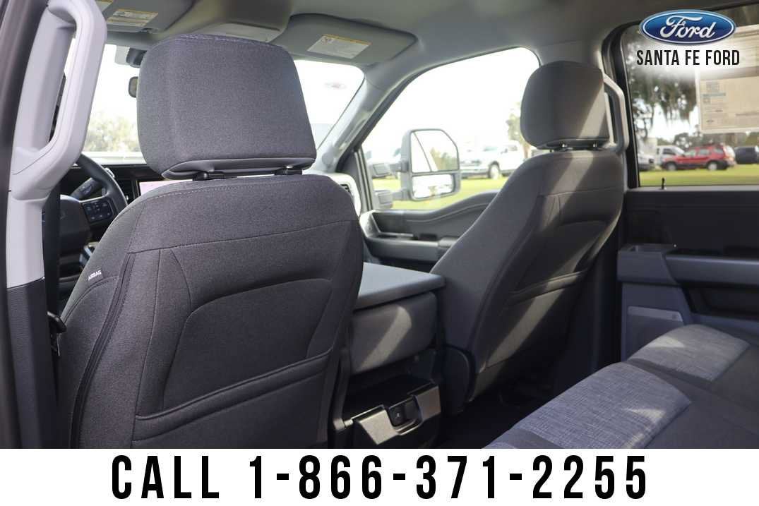 2027 Ford Super Duty F-350 SRW XLT