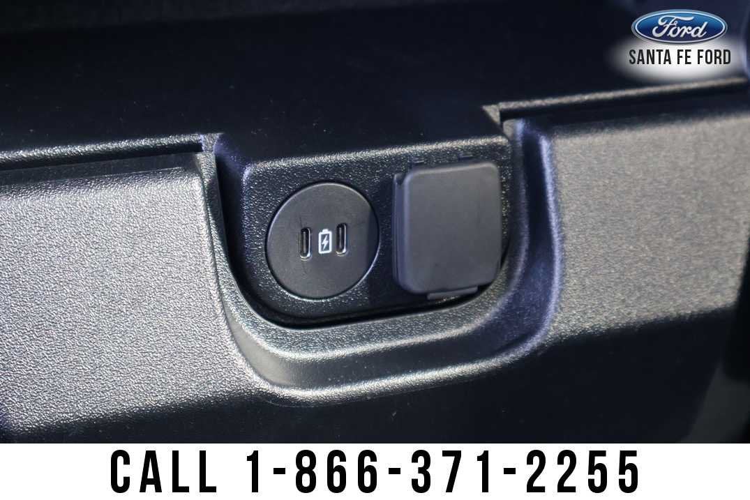2027 Ford Super Duty F-350 SRW XLT