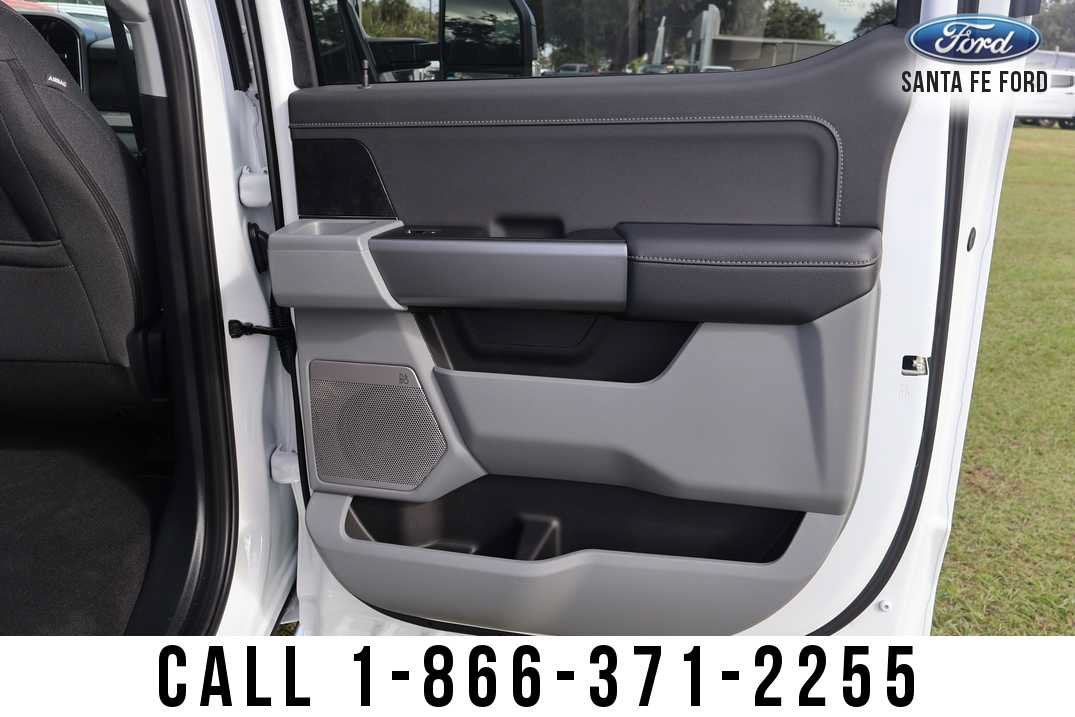 2027 Ford Super Duty F-350 SRW XLT