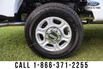 2027 Ford Super Duty F-350 SRW XLT