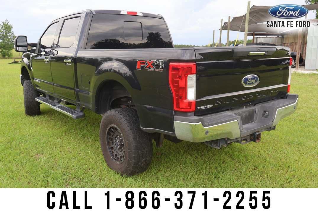 2017 Ford Super Duty F-350 SRW Lariat