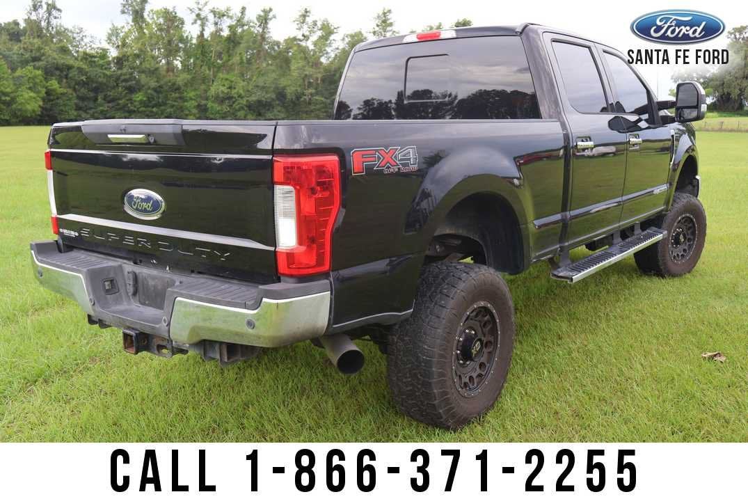 2017 Ford Super Duty F-350 SRW Lariat
