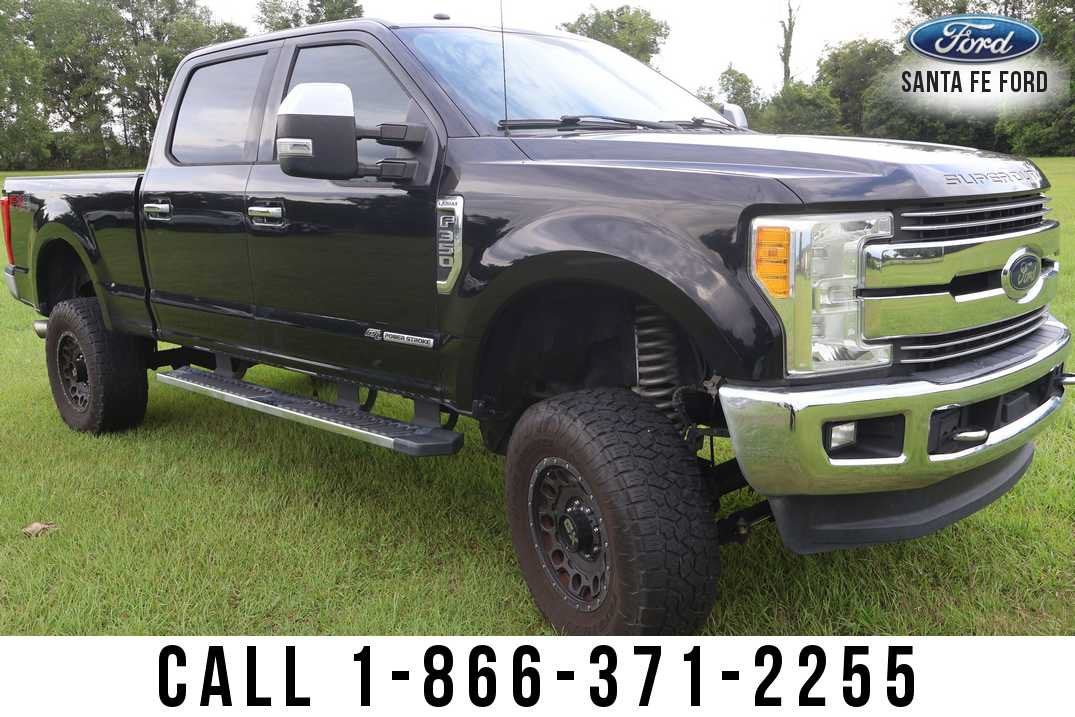 2017 Ford Super Duty F-350 SRW Lariat
