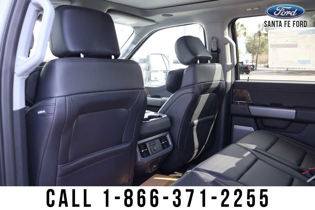 2026 Ford Super Duty F-350 SRW LARIAT