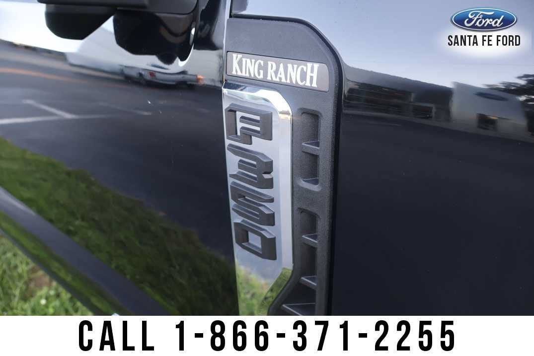 2027 Ford Super Duty F-350 DRW F-350® King Ranch®