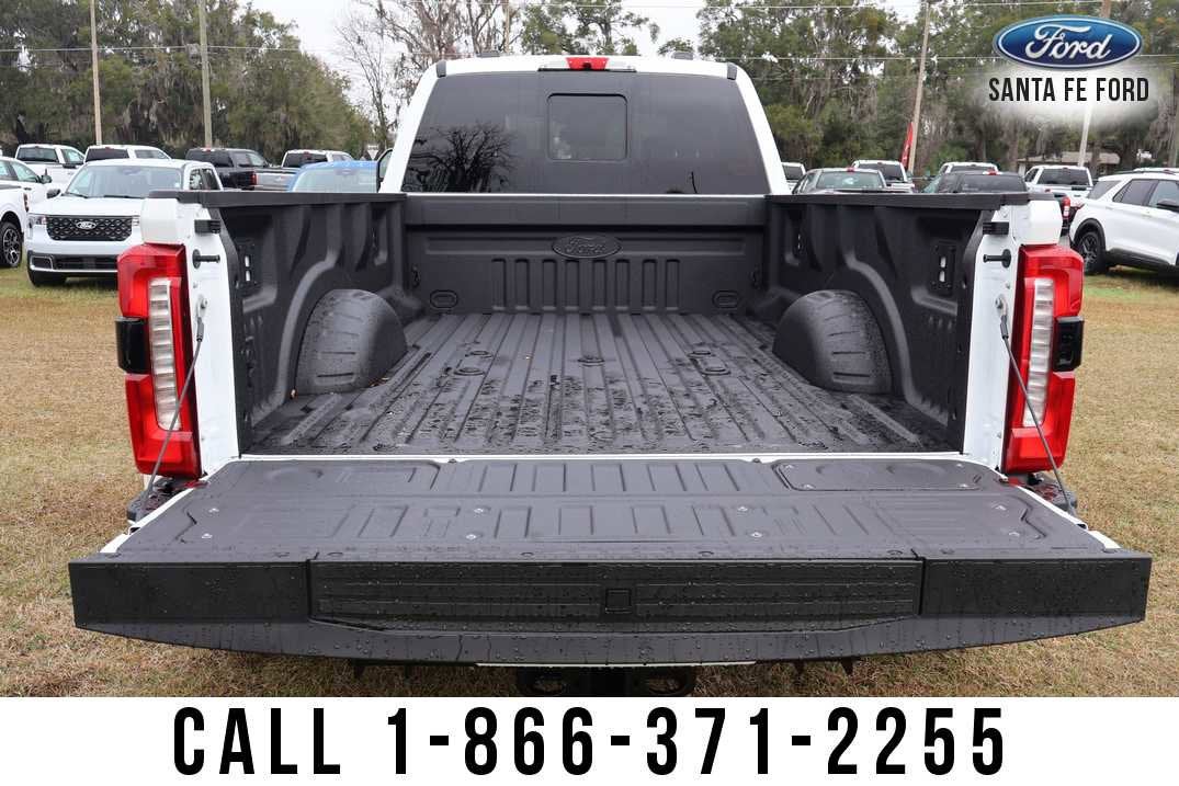 2026 Ford Super Duty F-350 DRW LARIAT