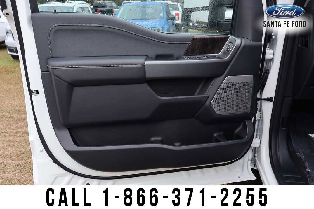 2026 Ford Super Duty F-350 DRW LARIAT